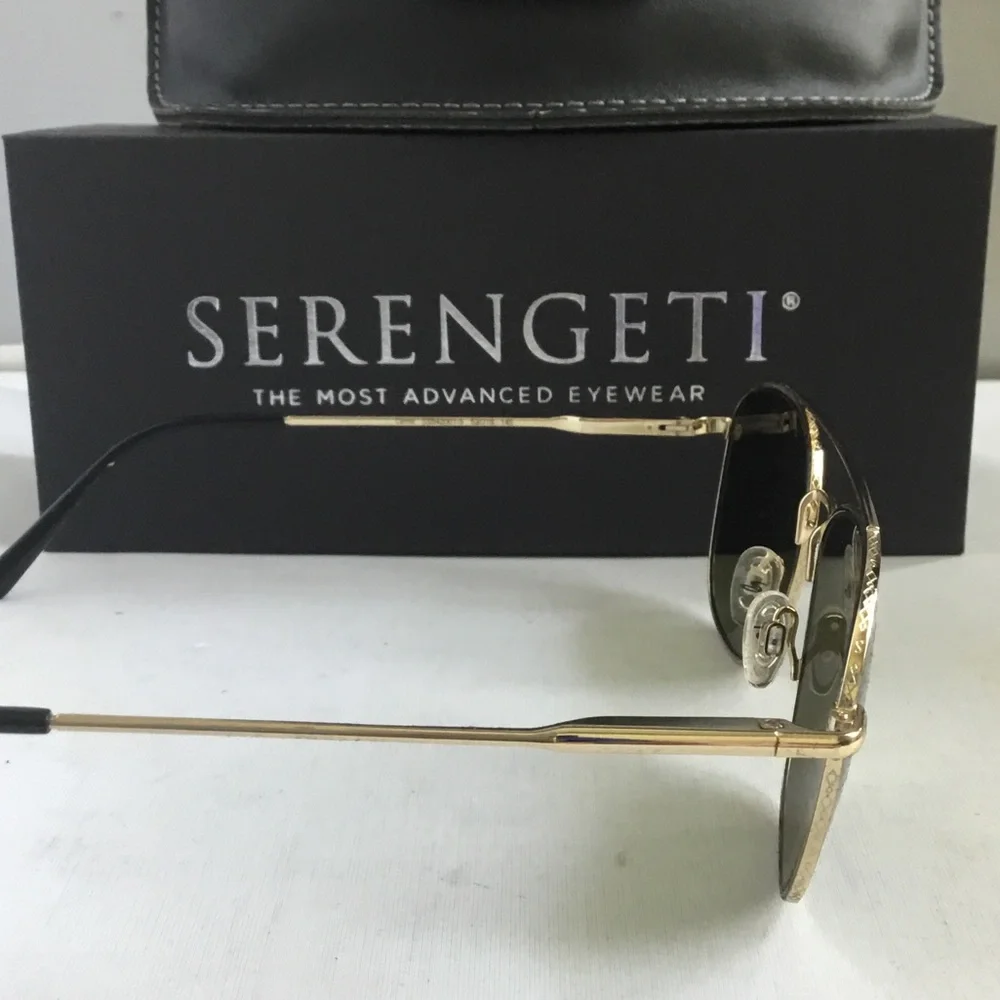 Serengeti Carroll Men’s Polarized with Gold Frame and Green Lenses